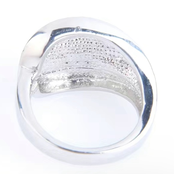 NWOT White Rhinestone ring - Picture 3 of 4